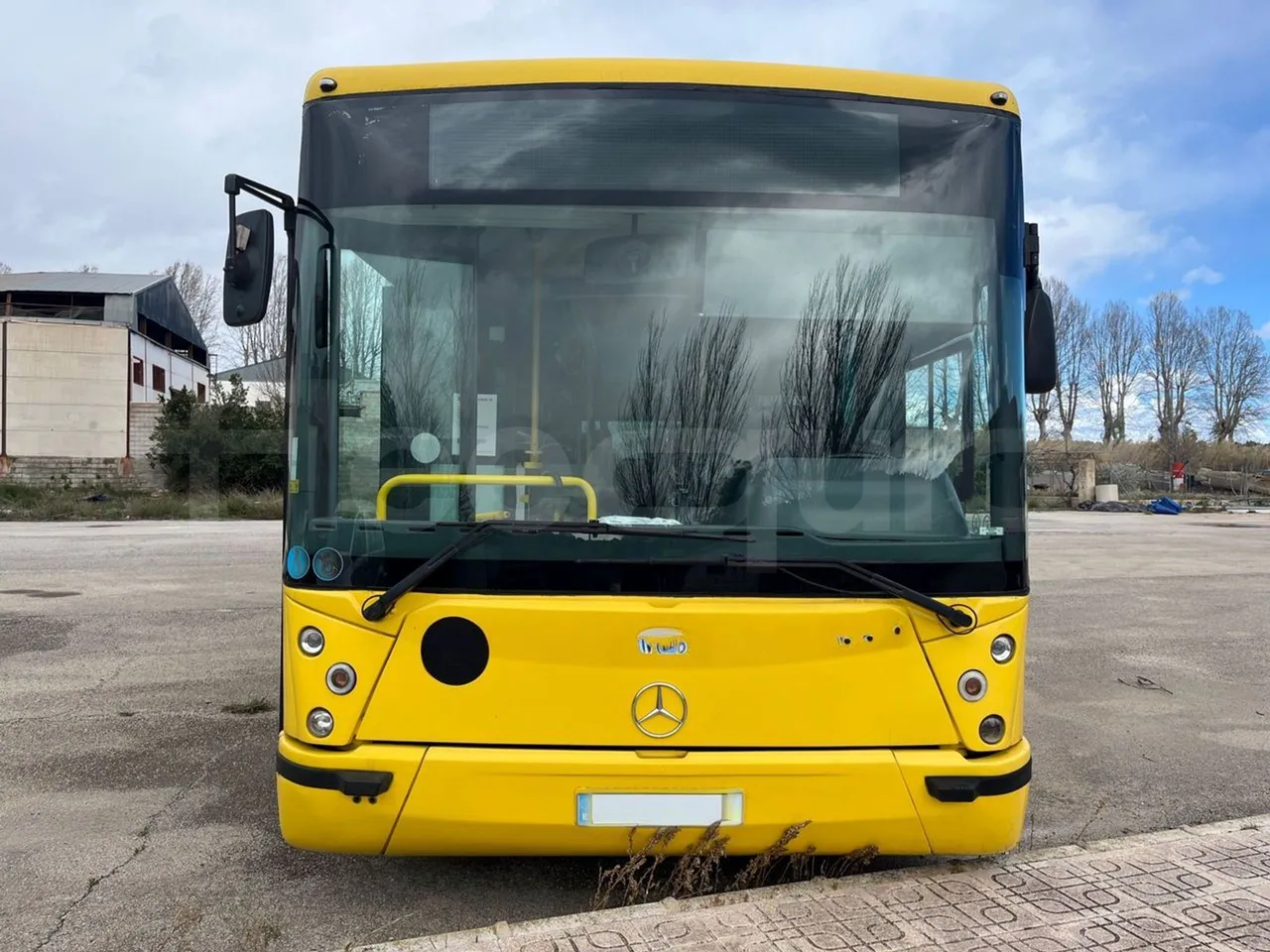 Mercedes-Benz OC500LE 1830H - EUR4 - 220kW - 12.800m - front photo