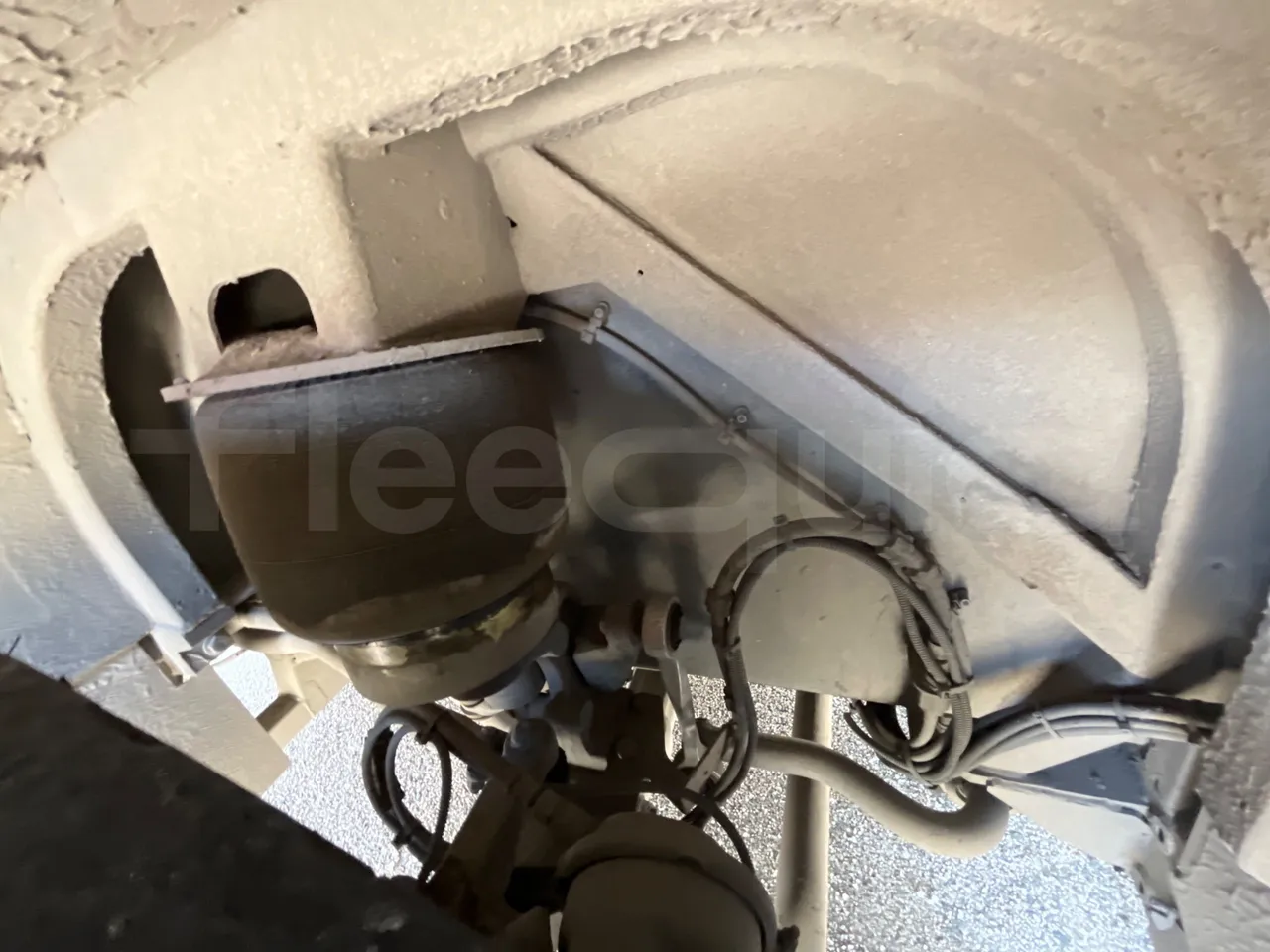 Mercedes-Benz OC500LE 1830H - EUR4 - 220kW - 12.800m - front shock absorbers left