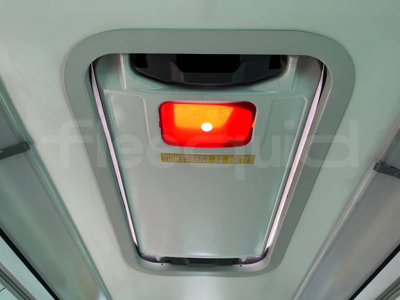 Mercedes-Benz OC500LE 1830H - EUR4 - 220kW - 12.800m - overhead compartments photo