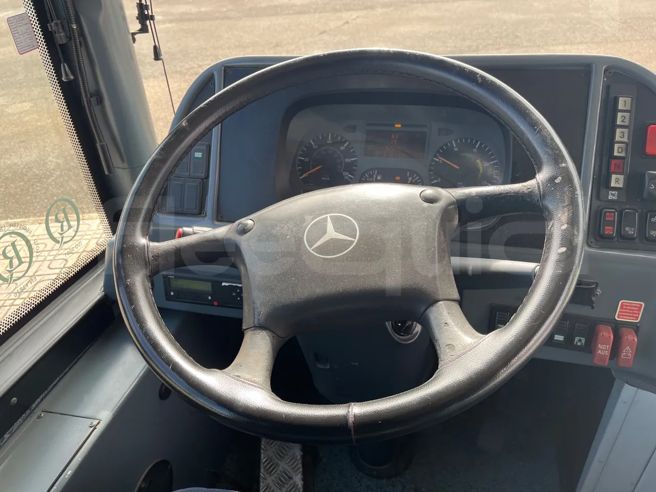 Mercedes-Benz OC500LE 1830H - EUR4 - 220kW - 12.800m - steering wheel photo