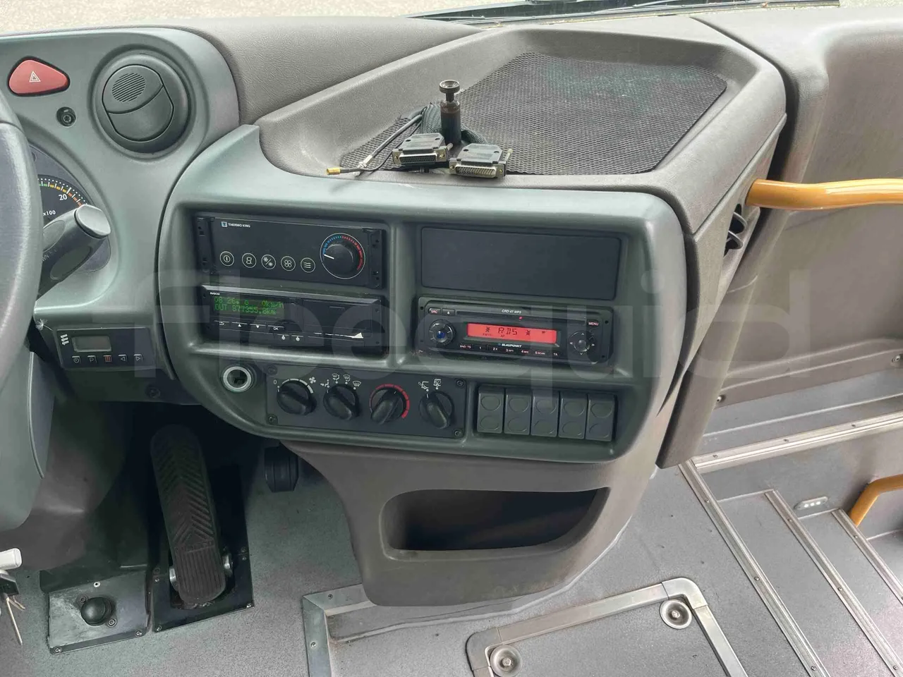 Iveco Crossway SFR160 - Euro5 - 280KW - 11.955mt - radio accessories photo