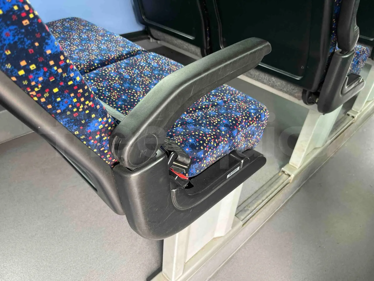 Iveco Crossway SFR160 - Euro5 - 280KW - 11.955mt - armrest detail photo