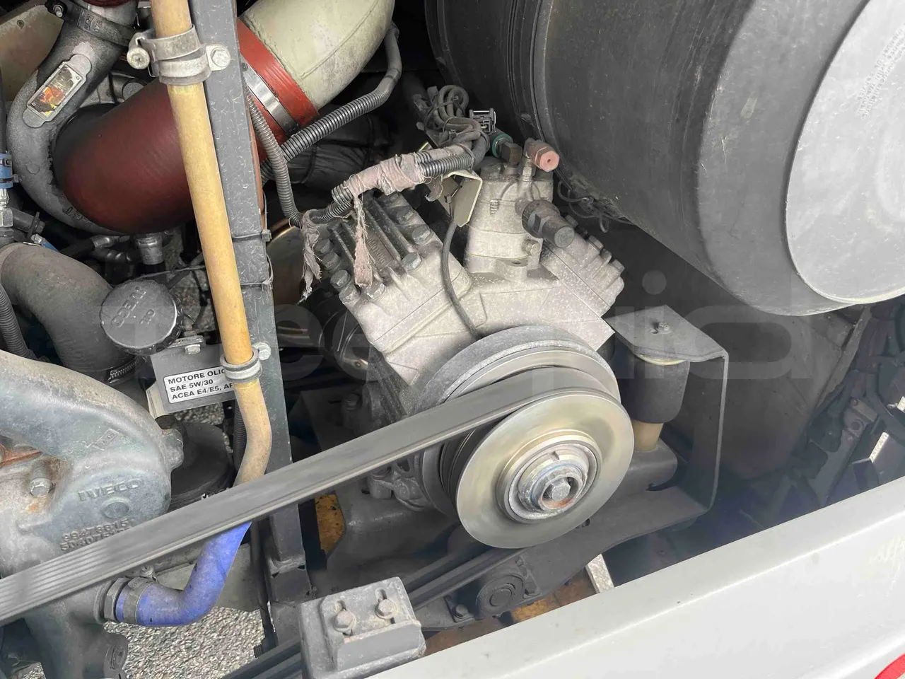 Iveco Crossway SFR160 - Euro5 - 280KW - 11.955mt - air conditioning compressor