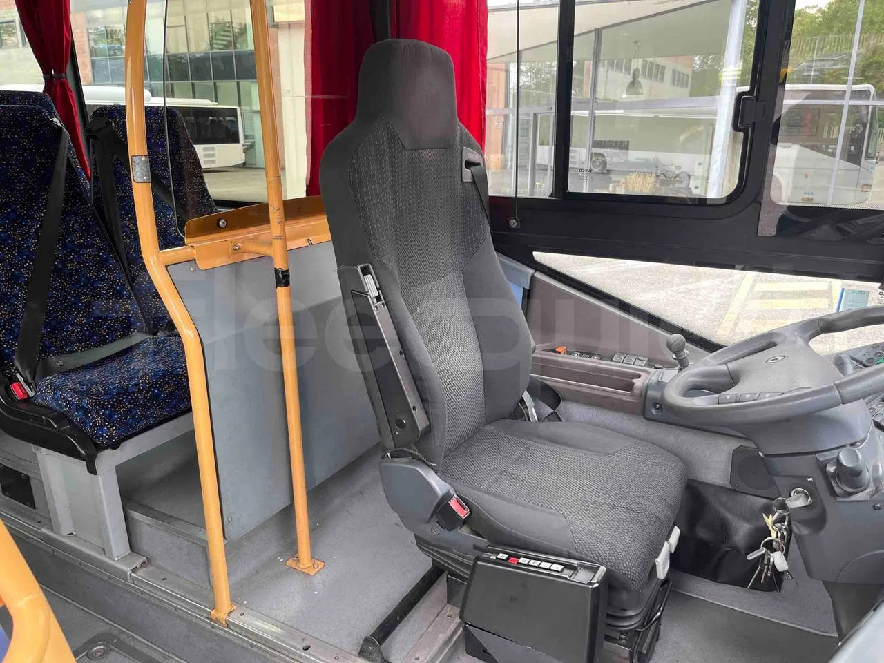 Iveco Crossway SFR160 - Euro5 - 280KW - 11.955mt - driver's seat photo