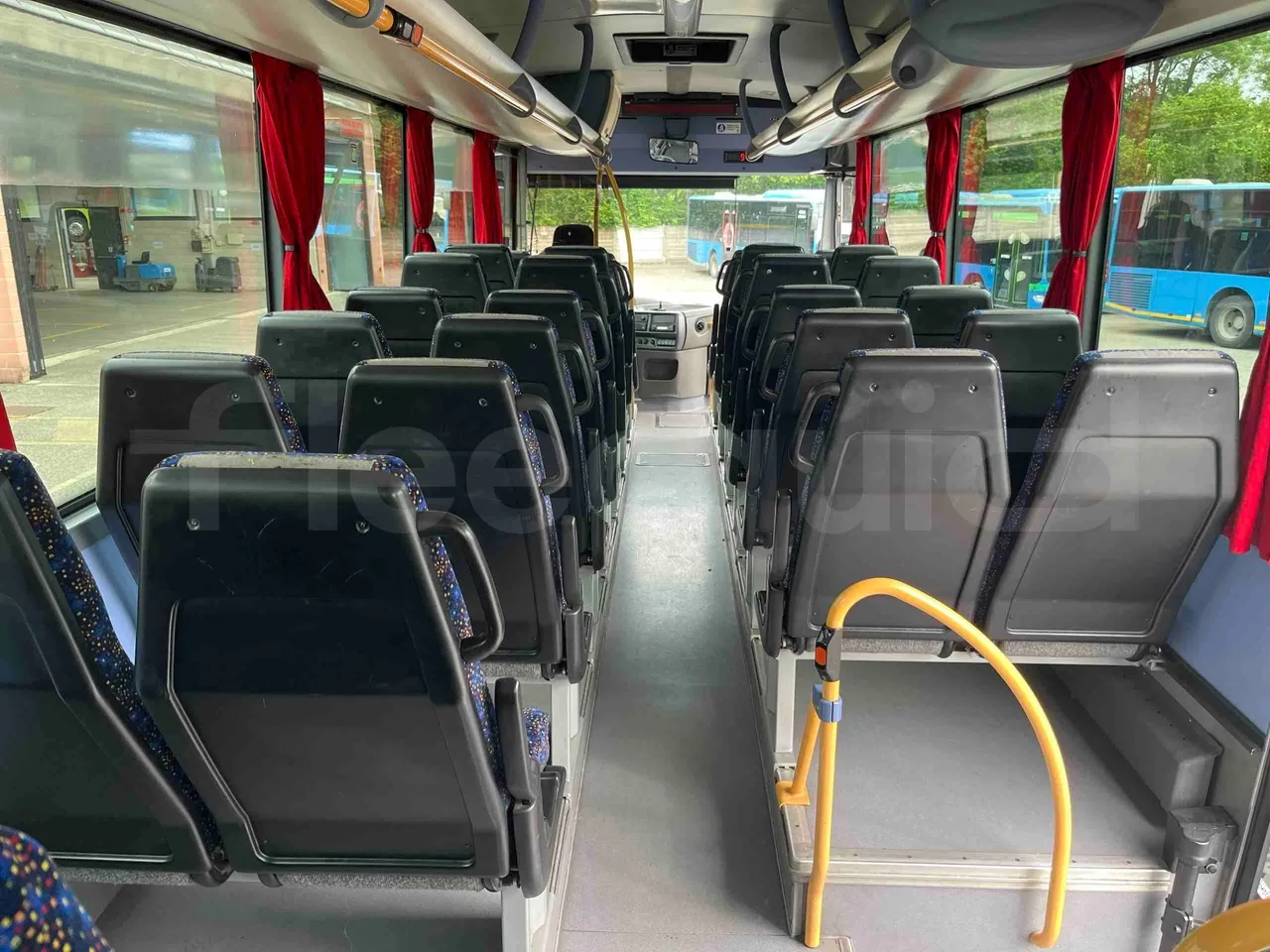 Iveco Crossway SFR160 - Euro5 - 280KW - 11.955mt - forward view middle aisle