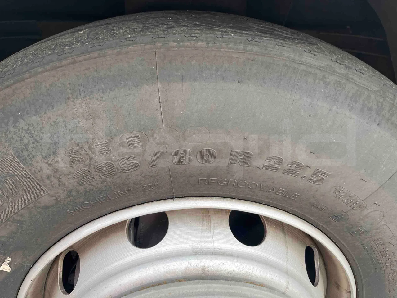 Iveco Crossway SFR160 - Euro5 - 280KW - 11.955mt - front left tire measurements