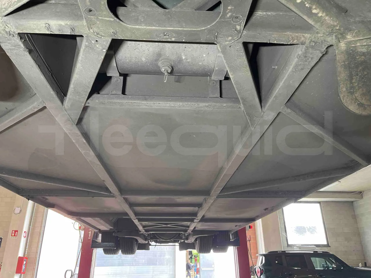 Iveco Crossway SFR160 - Euro5 - 280KW - 11.955mt - central undercarriage photo