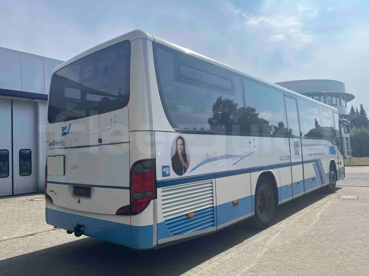 Setra S412 - 3/4 Rear Right Side