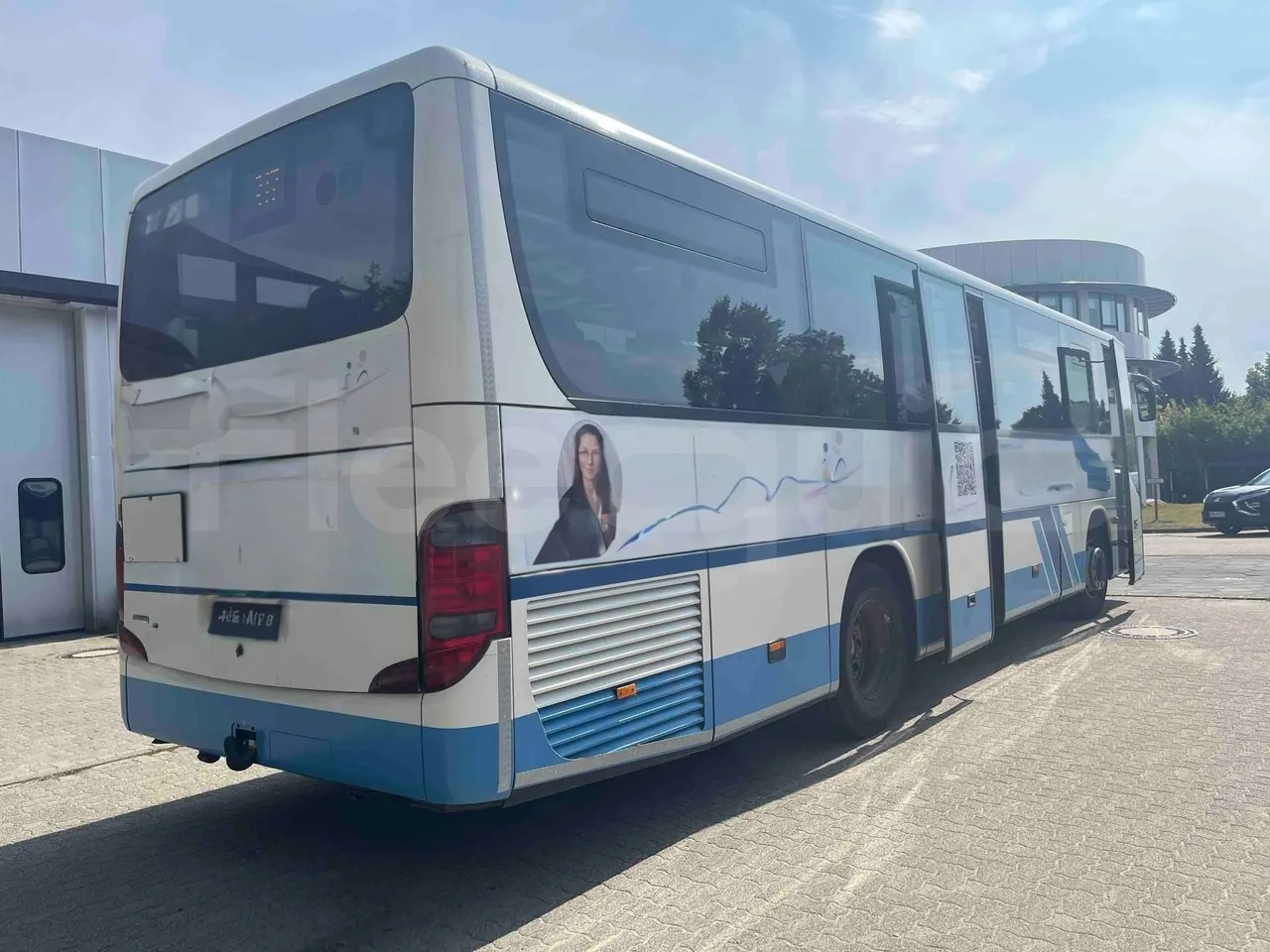 Setra S412 - 3/4 Rear Right Side Doors Open