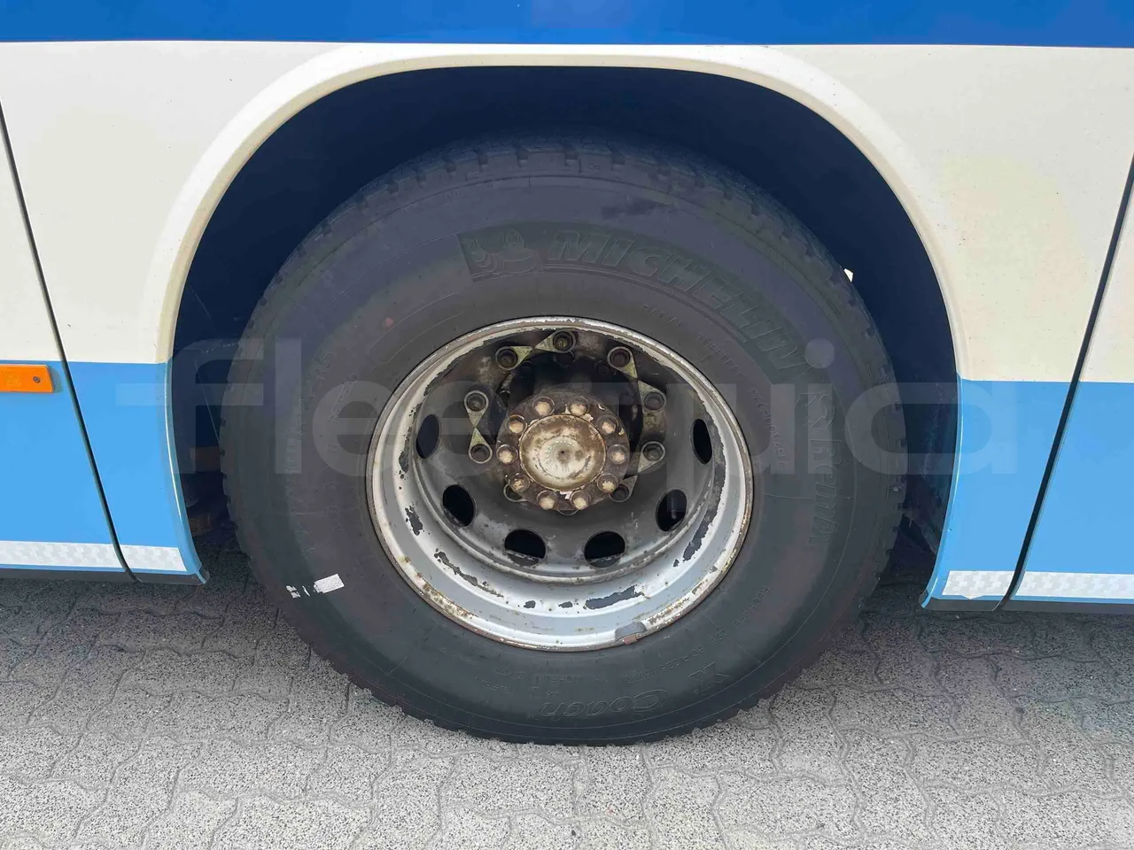 Setra S412 - First Axle Left Side: Tyre Thickness
