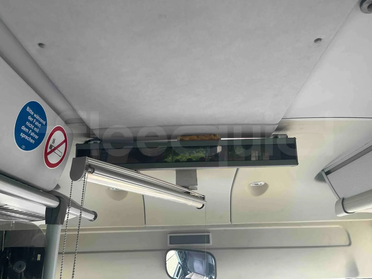 Setra S412 - Monitor