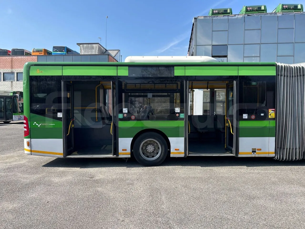 Mercedes-Benz Citaro G 0530 - Euro5 - 260kW - 17.940mt - front door 3 open
