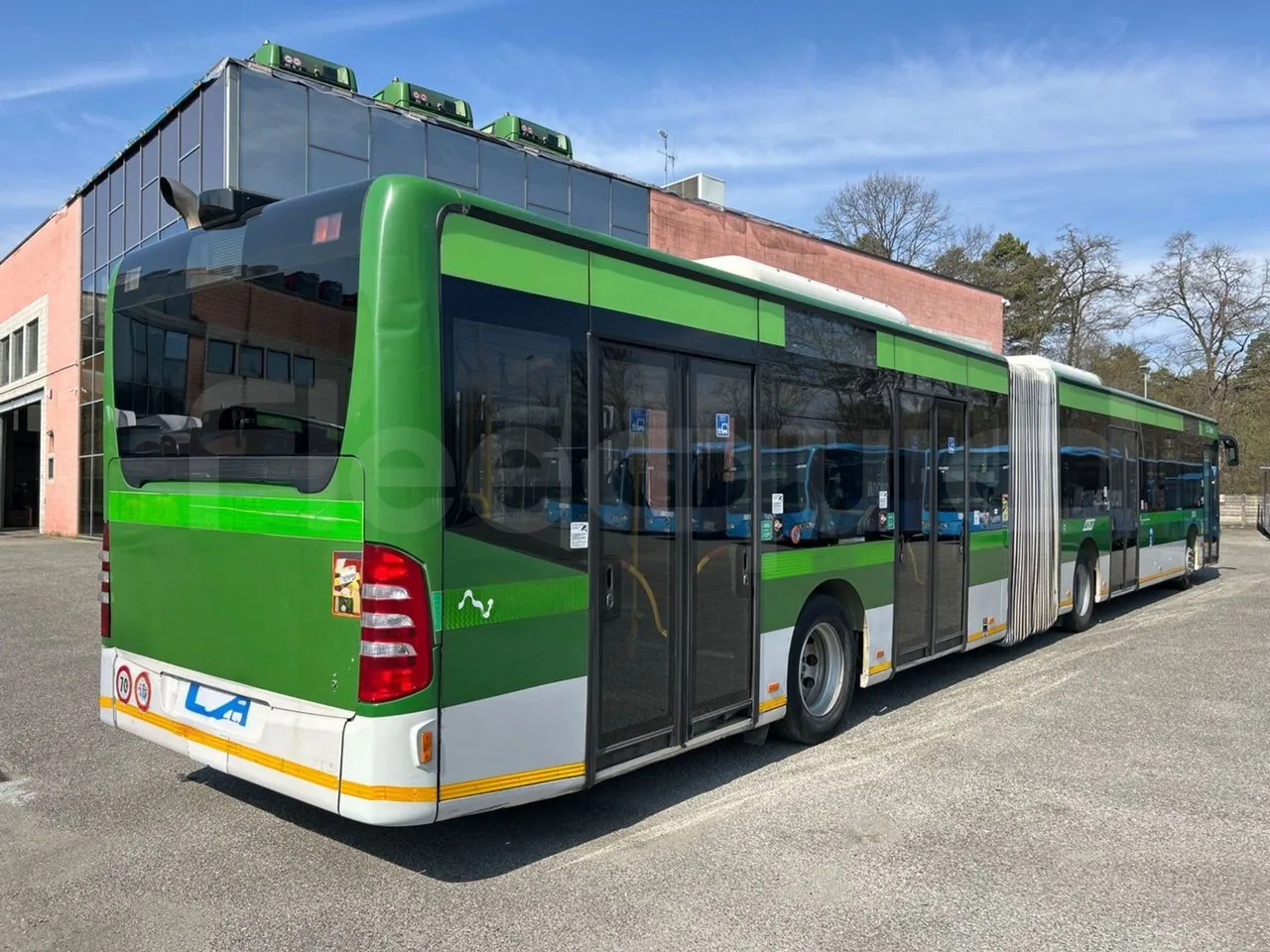 Mercedes-Benz Citaro G 0530 - Euro5 - 260kW - 17.940mt - 3/4 right rear doors closed