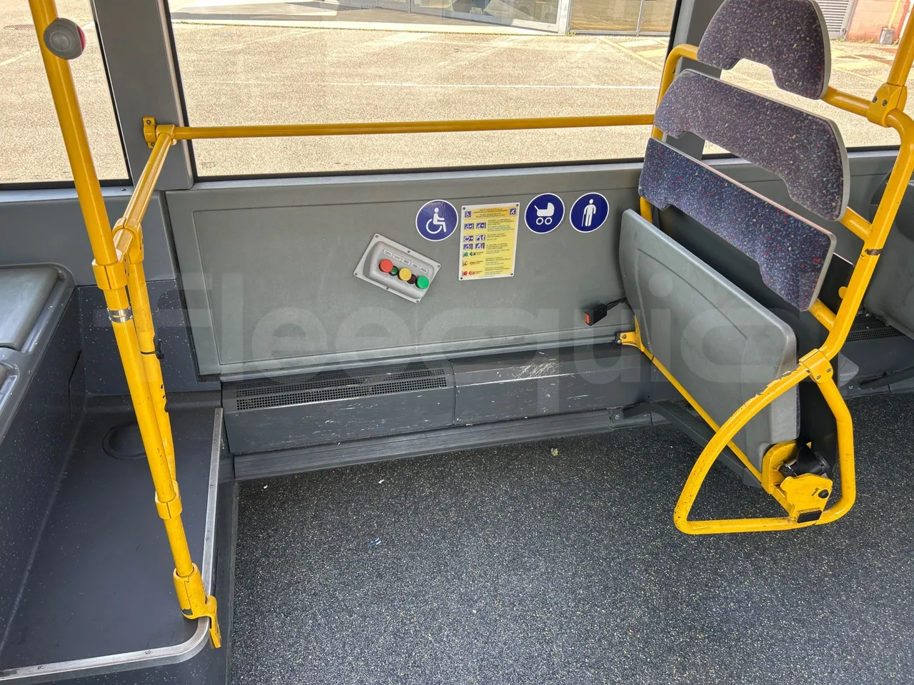 Mercedes-Benz Citaro G 0530 - Euro5 - 260kW - 17.940mt - disabled area photo