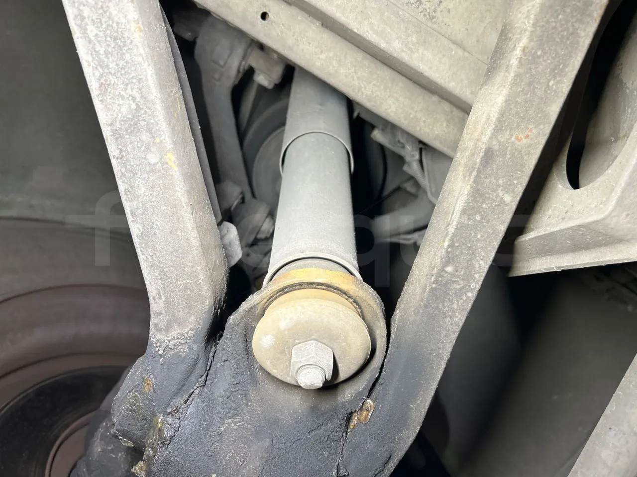 Mercedes-Benz Citaro G 0530 - Euro5 - 260kW - 17.940mt - front shock absorbers left