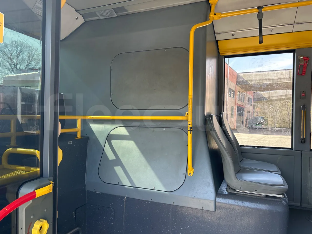 Mercedes-Benz Citaro G 0530 - Euro5 - 260kW - 17.940mt - floor hatches photo