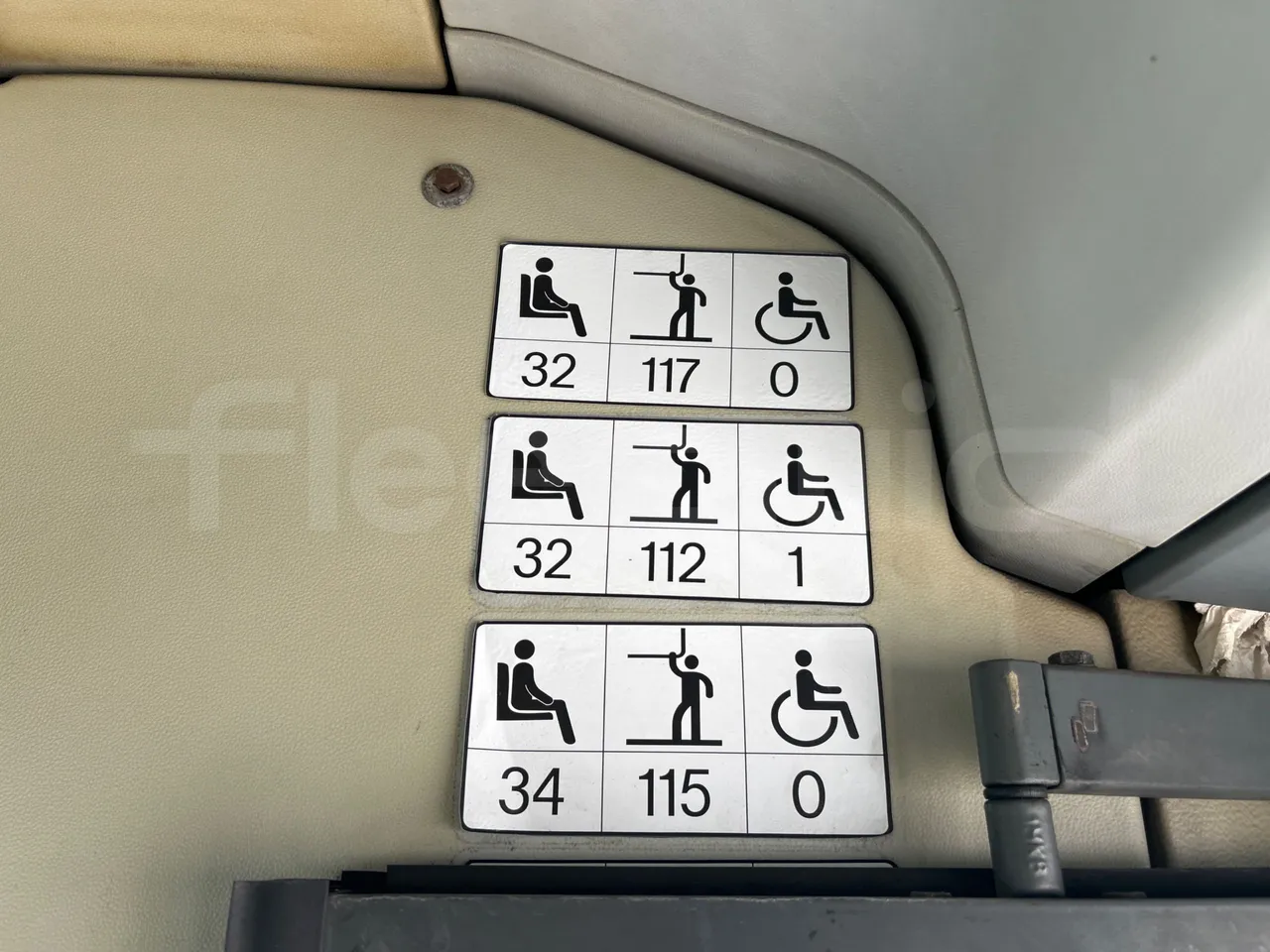 Mercedes-Benz Citaro G 0530 - Euro5 - 260kW - 17.940mt - seat plate photo