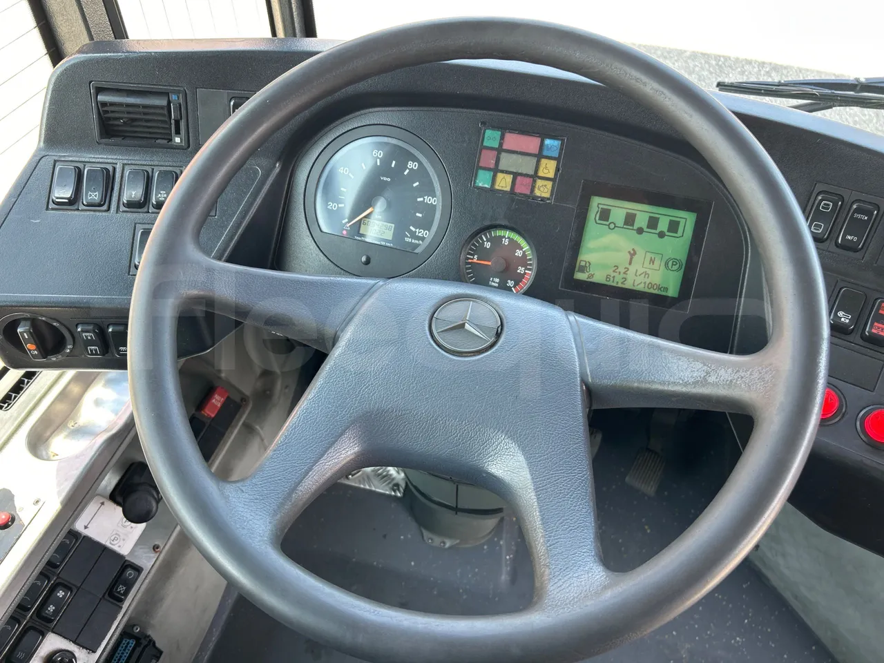 Mercedes-Benz Citaro G 0530 - Euro5 - 260kW - 17.940mt - steering wheel photo