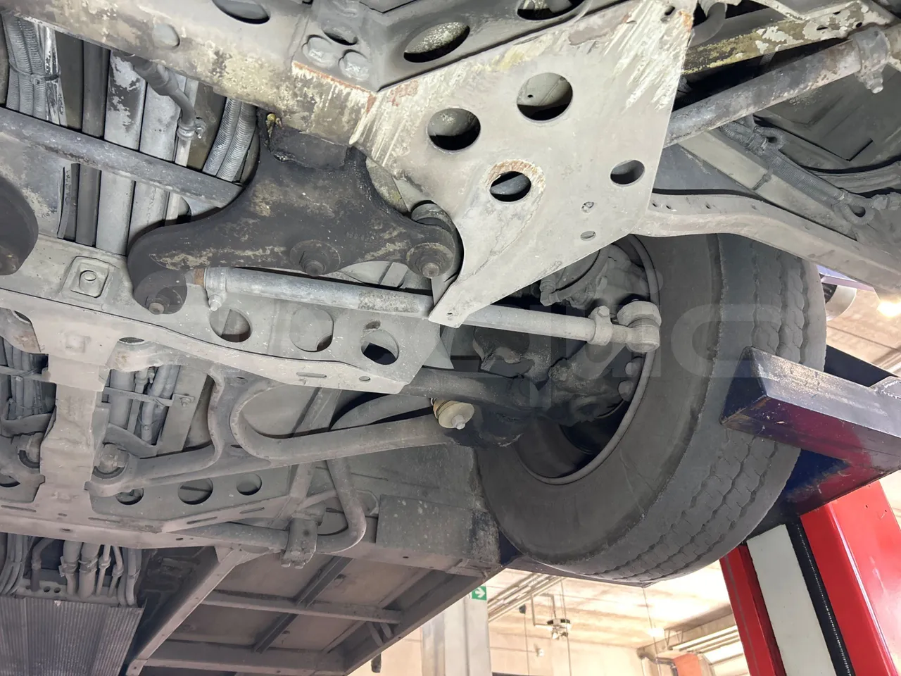 Mercedes-Benz Citaro G 0530 - Euro5 - 260kW - 17.940mt - front axle left side