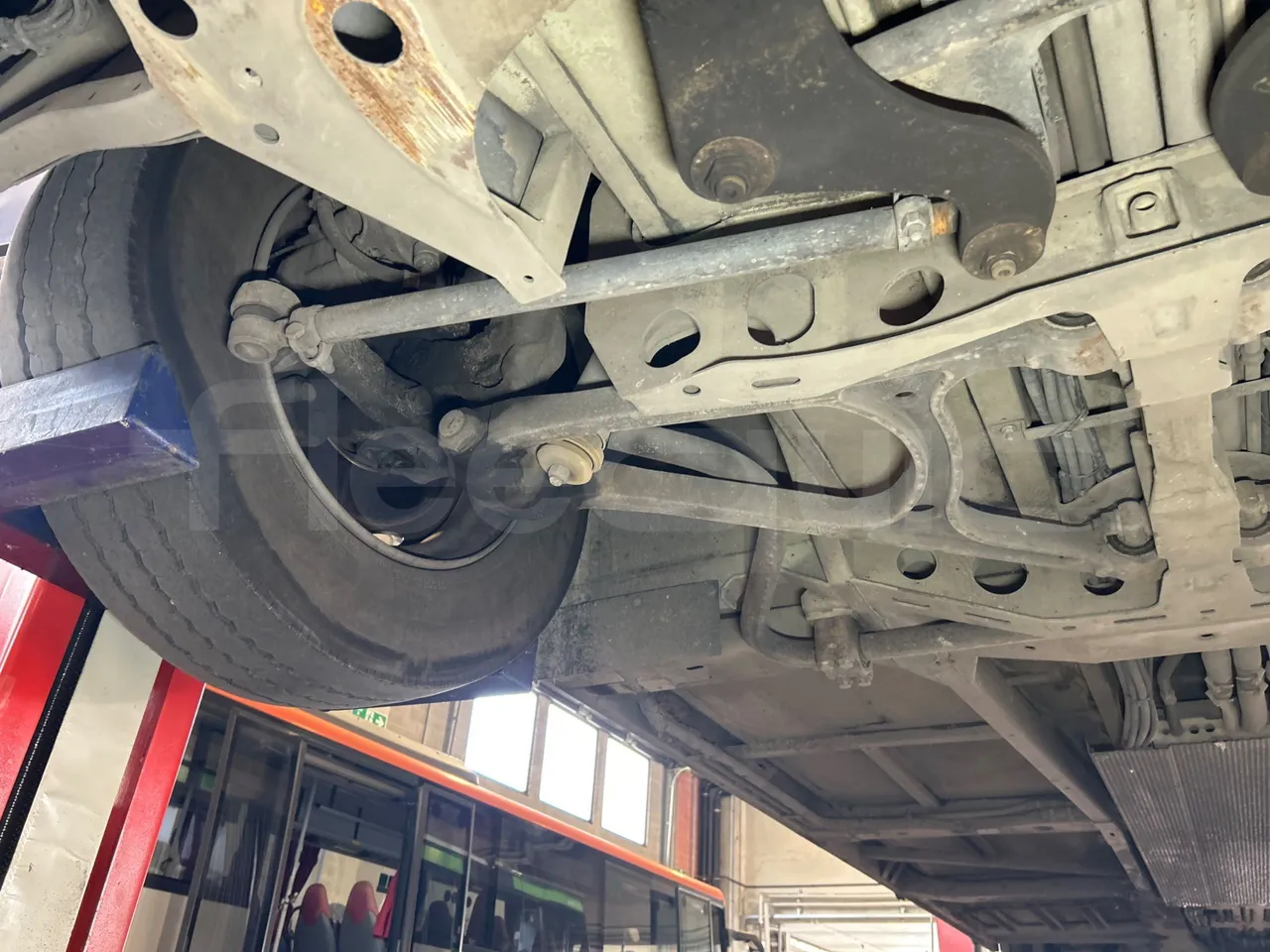 Mercedes-Benz Citaro G 0530 - Euro5 - 260kW - 17.940mt - front axle right side