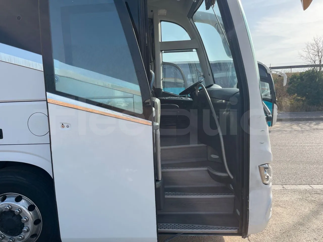 Irizar i6 15.37 - EUR6/340 Kw/14.980 Mt - front door 1 open