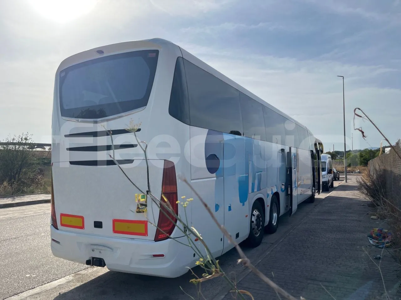 Irizar i6 15.37 - EUR6/340 Kw/14.980 Mt - 3/4 right rear doors closed