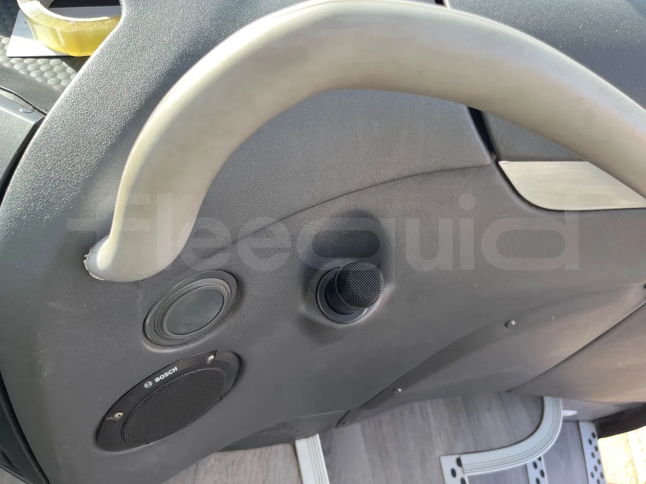 Irizar i6 15.37 - EUR6/340 Kw/14.980 Mt - hostes microphone accessories photo
