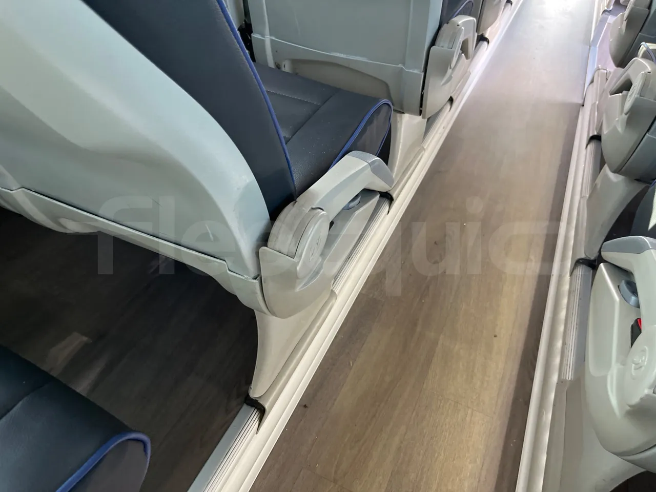 Irizar i6 15.37 - EUR6/340 Kw/14.980 Mt - armrest detail photo