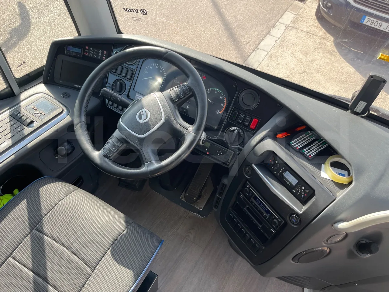 Irizar i6 15.37 - EUR6/340 Kw/14.980 Mt - buttons panels on