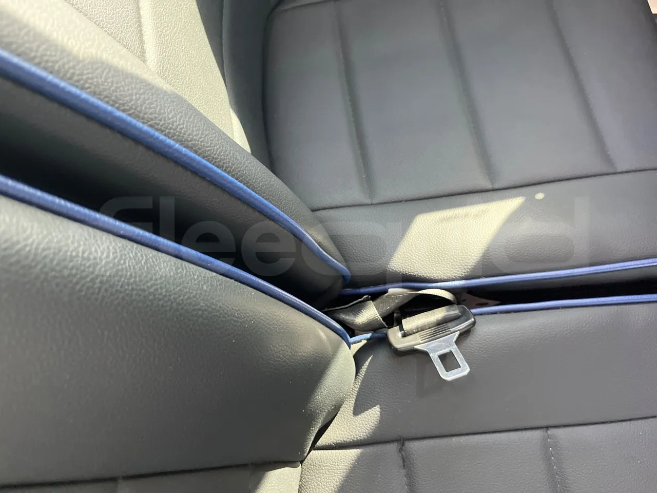 Irizar i6 15.37 - EUR6/340 Kw/14.980 Mt - central seat safety belt