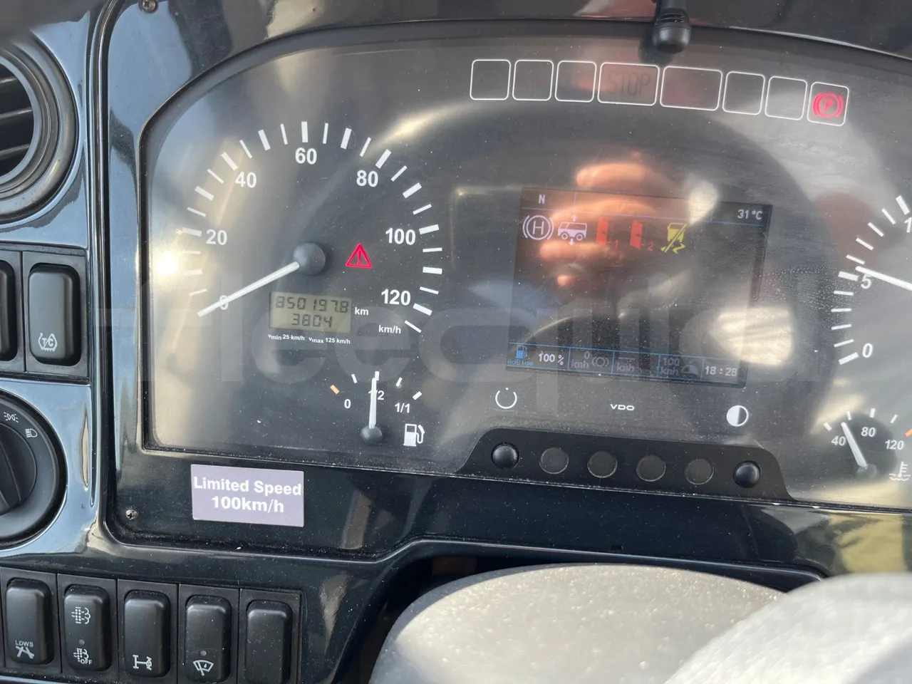 Irizar i6 15.37 - EUR6/340 Kw/14.980 Mt - dashboard lights on