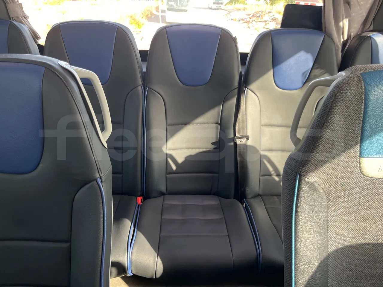 Irizar i6 15.37 - EUR6/340 Kw/14.980 Mt - single seat detail
