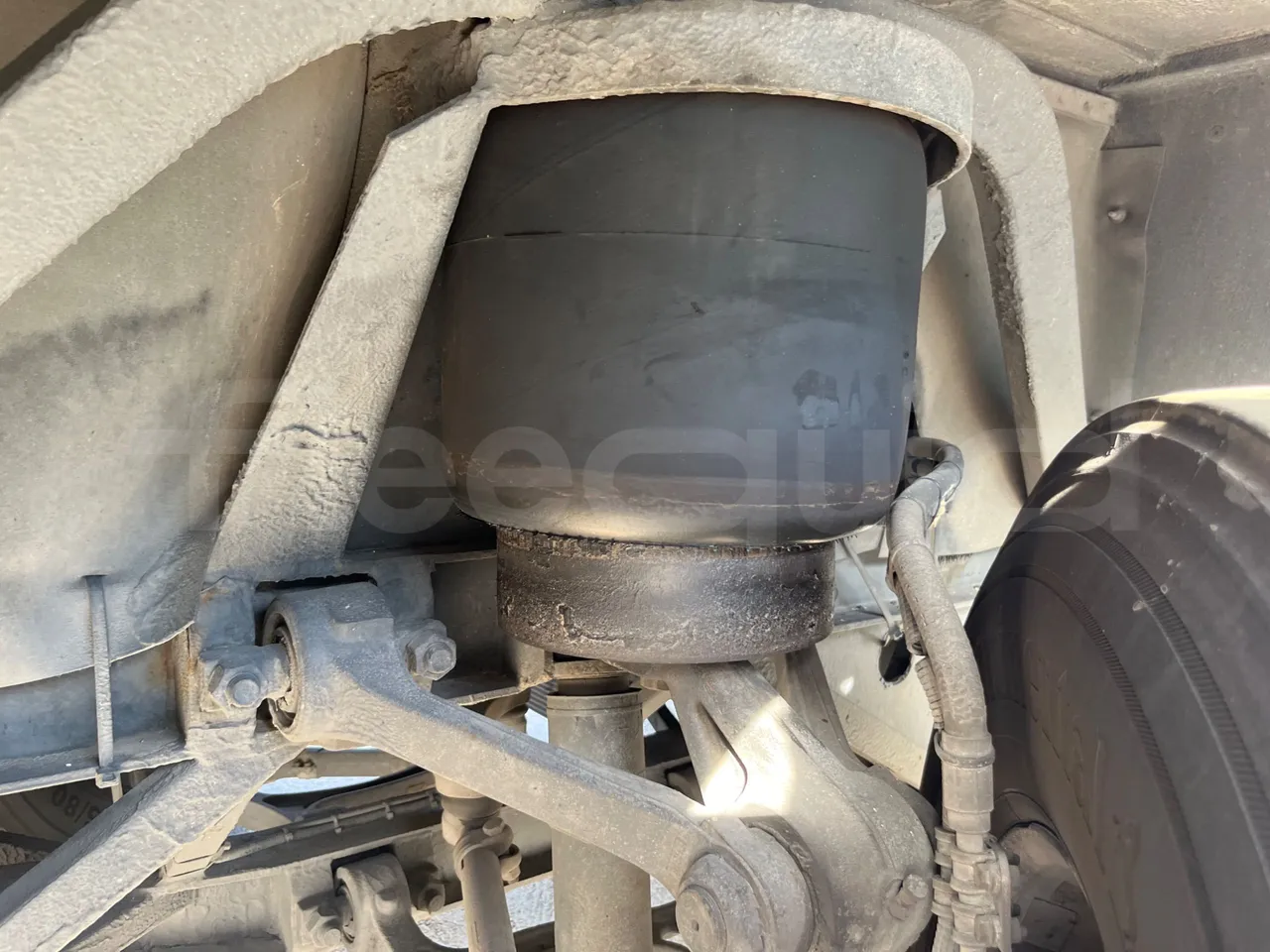 Irizar i6 15.37 - EUR6/340 Kw/14.980 Mt - front air springs left