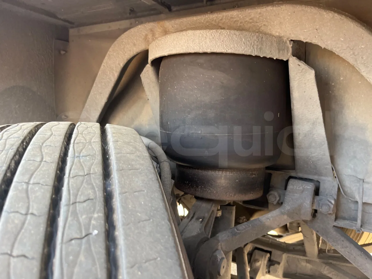 Irizar i6 15.37 - EUR6/340 Kw/14.980 Mt - front air springs right