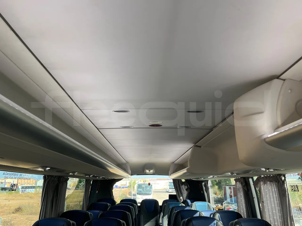 Irizar i6 15.37 - EUR6/340 Kw/14.980 Mt - roof hatch 2