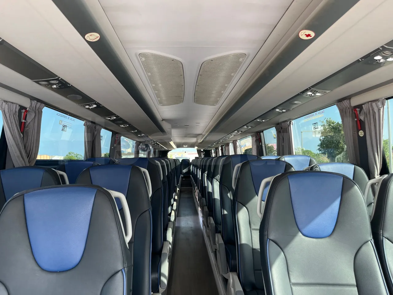 Irizar i6 15.37 - EUR6/340 Kw/14.980 Mt - interior reverse seats driver height