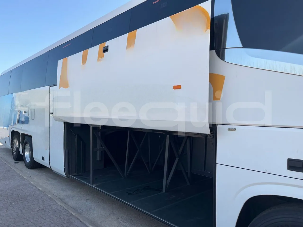 Irizar i6 15.37 - EUR6/340 Kw/14.980 Mt - luggage rack photo