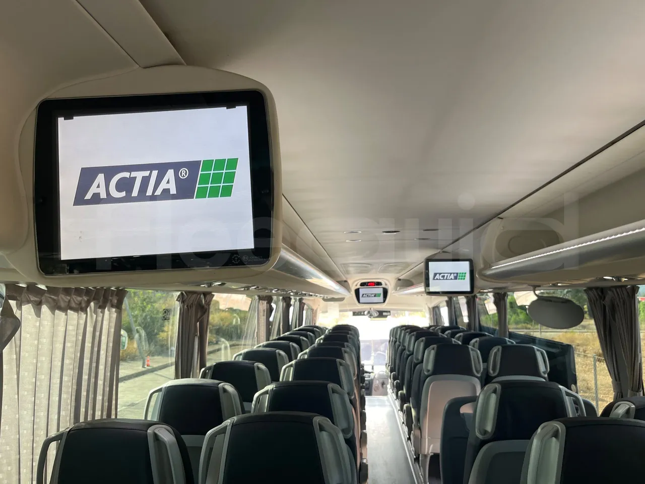 Irizar i6 15.37 - EUR6/340 Kw/14.980 Mt - monitor detail photo