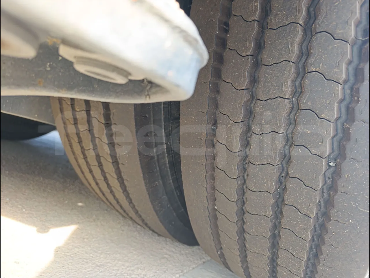 Irizar i6 15.37 - EUR6/340 Kw/14.980 Mt - tread condition second axle tires left