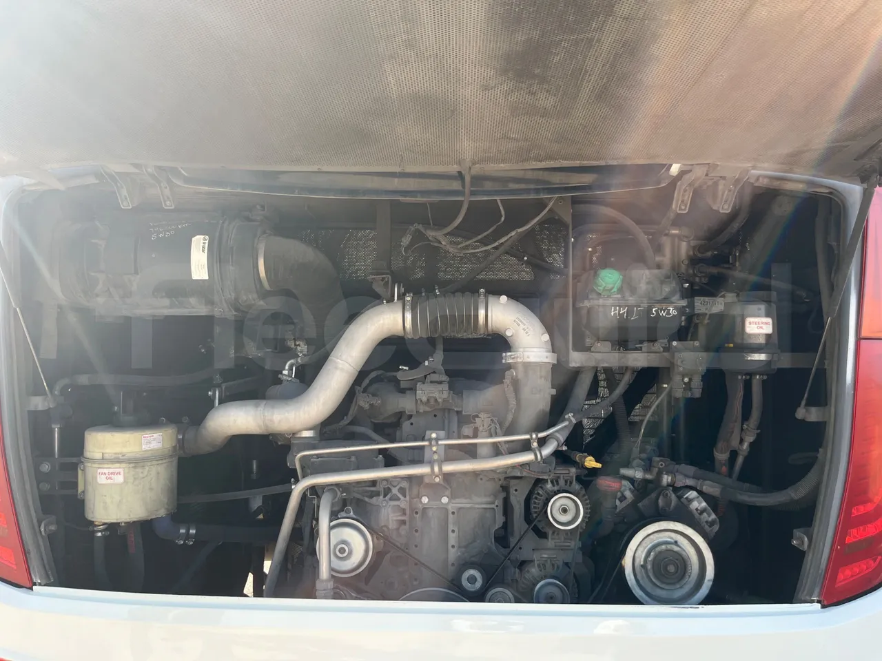 Irizar i6 15.37 - EUR6/340 Kw/14.980 Mt - rear hatch open