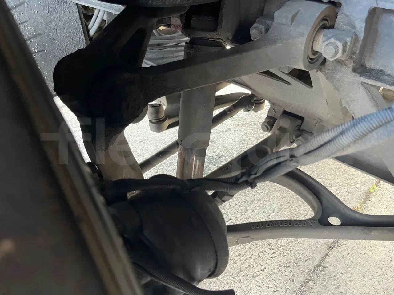 Irizar i6 15.37 - EUR6/340 Kw/14.980 Mt - axel 3 shock absorbers 2 right