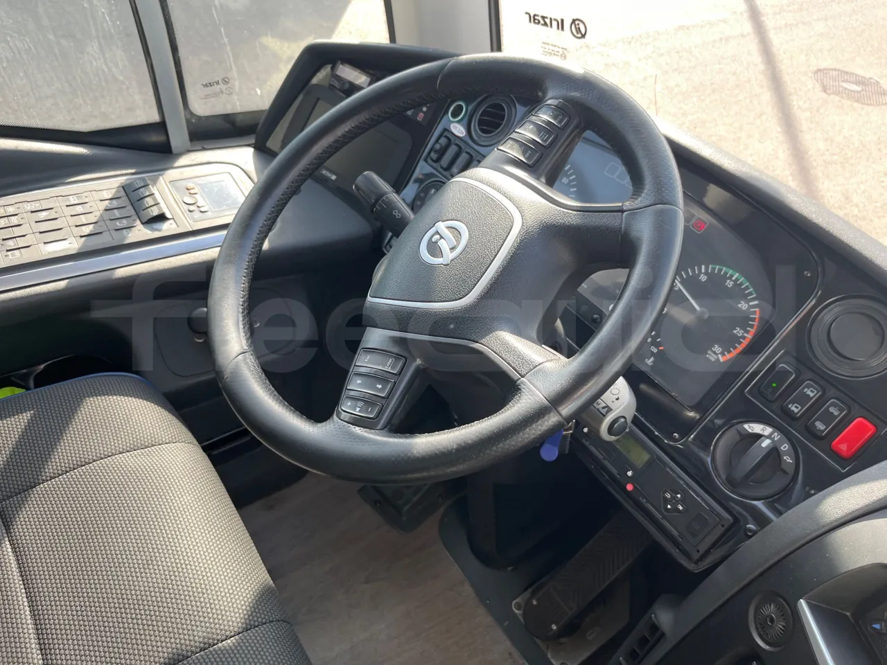 Irizar i6 15.37 - EUR6/340 Kw/14.980 Mt - steering wheel photo