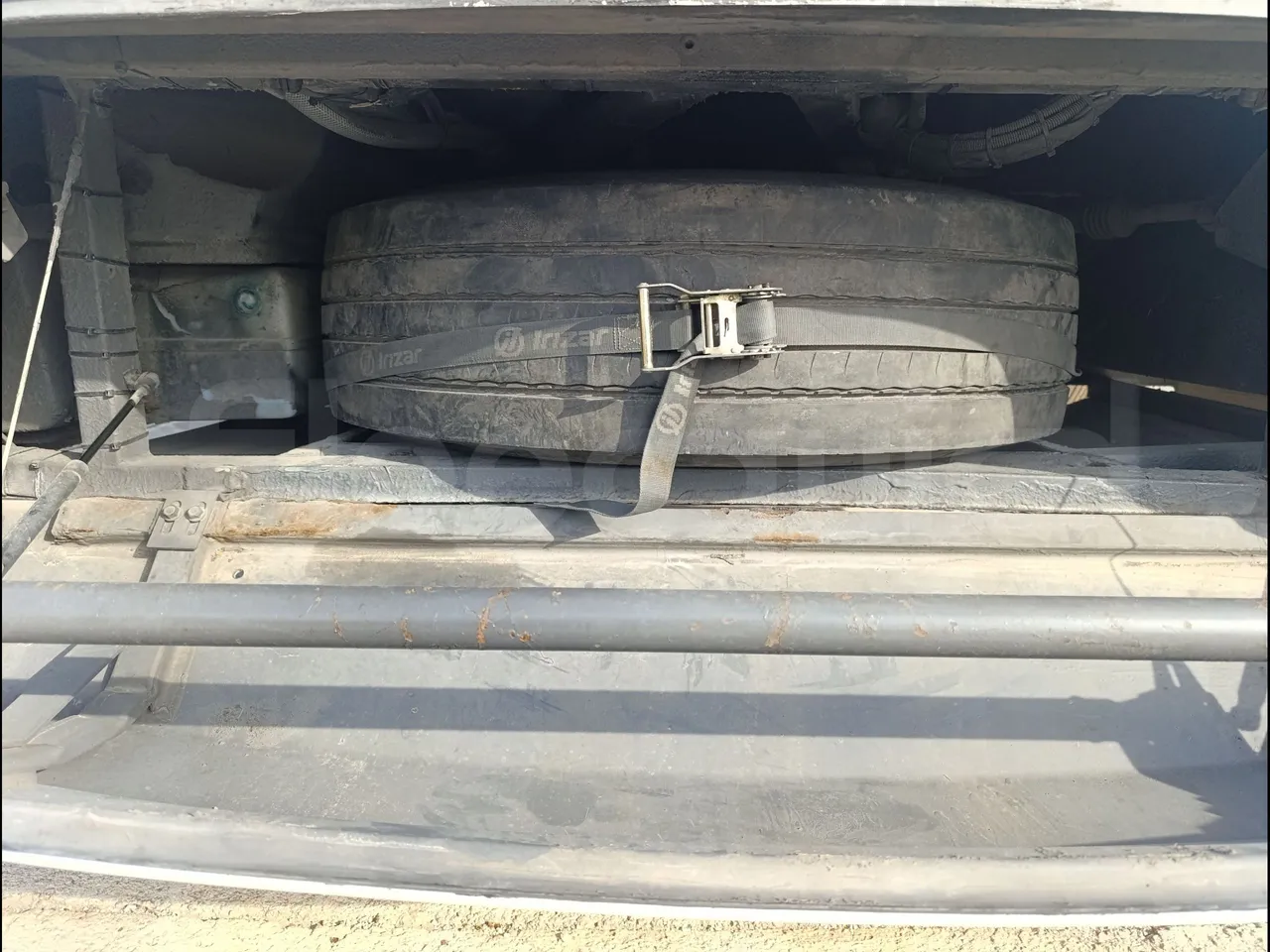Irizar i6 15.37 - EUR6/340 Kw/14.980 Mt - spare wheel