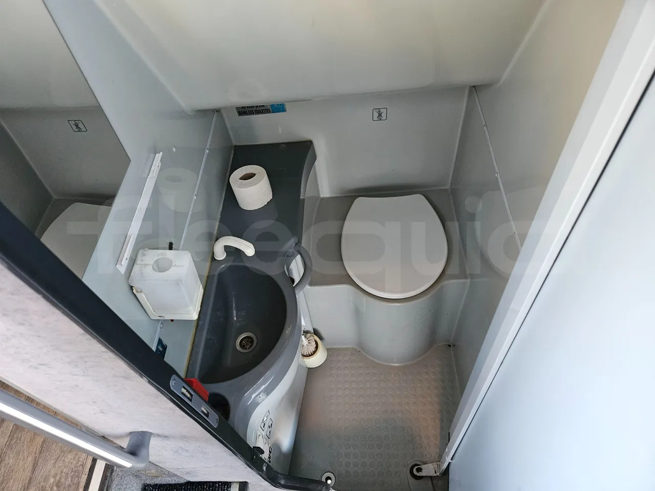 Setra S416 GT-HD/2 - EUR5 - 315kW - 13.020m - toilette accessories photo