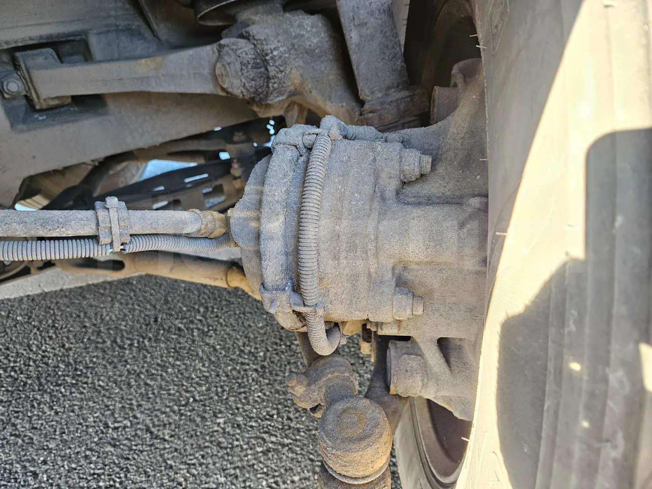 Setra S416 GT-HD/2 - EUR5 - 315kW - 13.020m - front brake calipers left