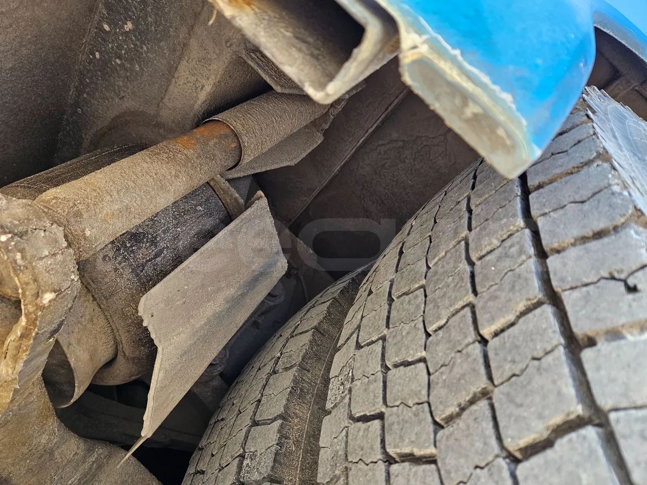 Setra S416 GT-HD/2 - EUR5 - 315kW - 13.020m - axle 2 shock absorbers 1 left