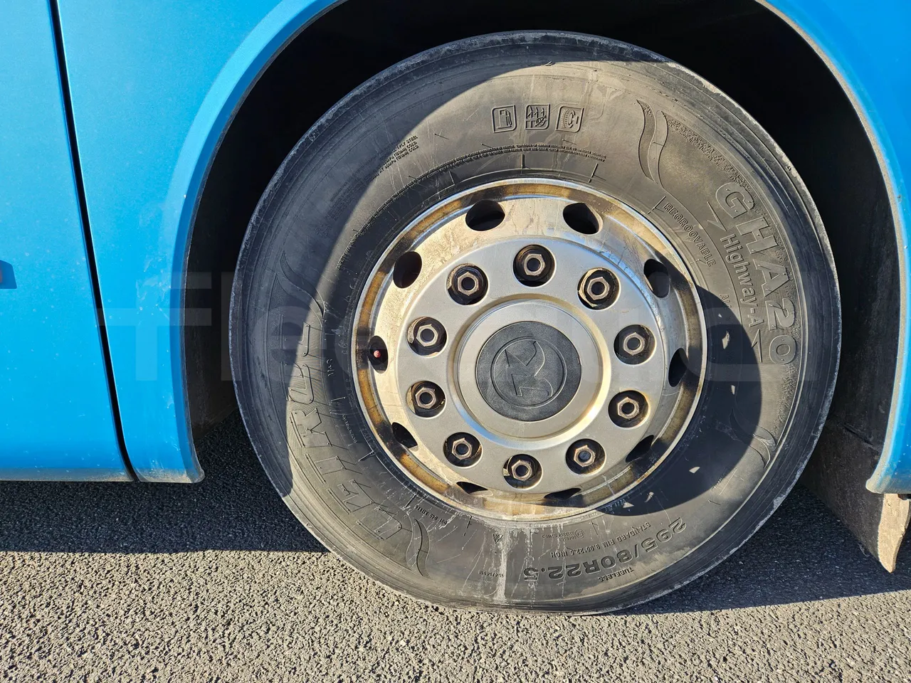 Setra S416 GT-HD/2 - EUR5 - 315kW - 13.020m - front left tire measurements