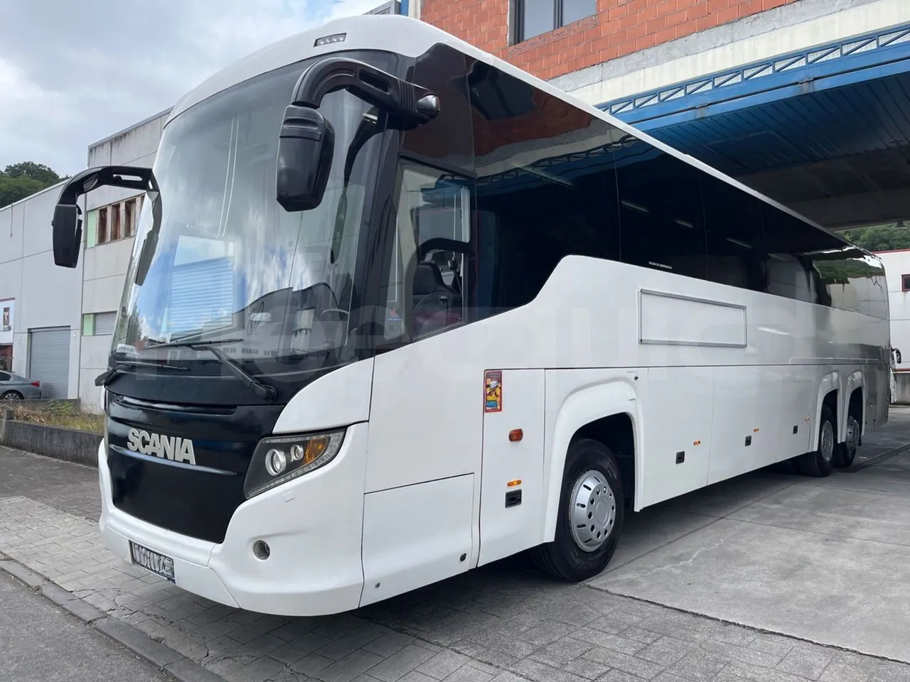Scania Touring HD - 3/4 front left