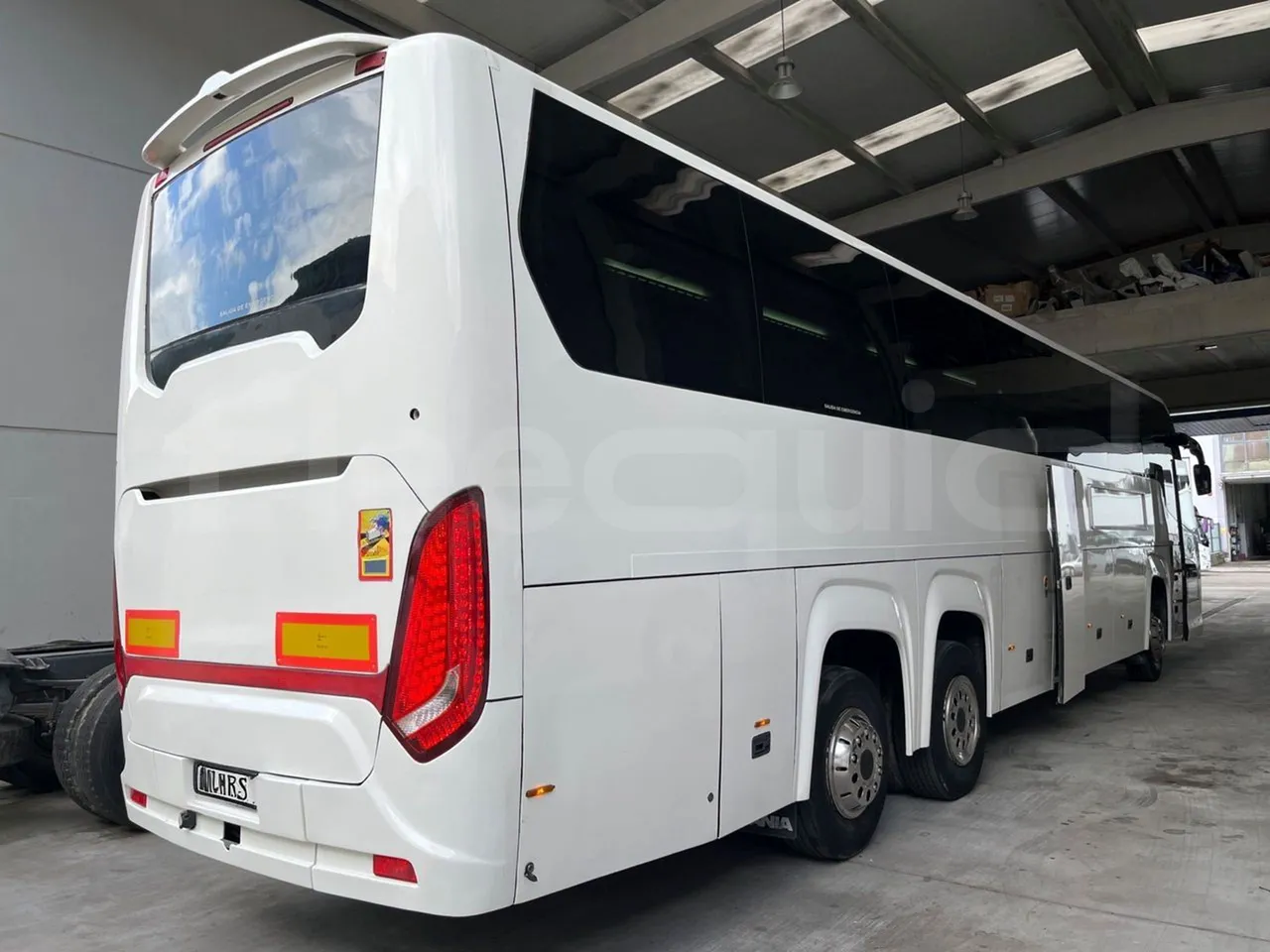 Scania Touring HD - 3/4 right rear doors open