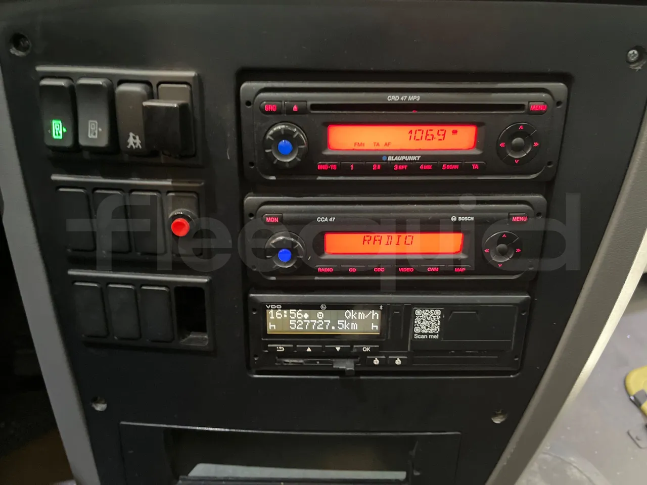 Scania Touring HD - radio accessories photo